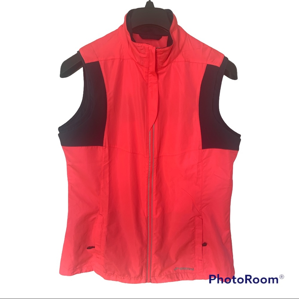 Brooks Essential Night Life Run Vest Pink XL